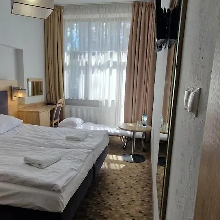 Centrum Trzy Jeziora Wielen 3* Вєлен-Заобжанскі